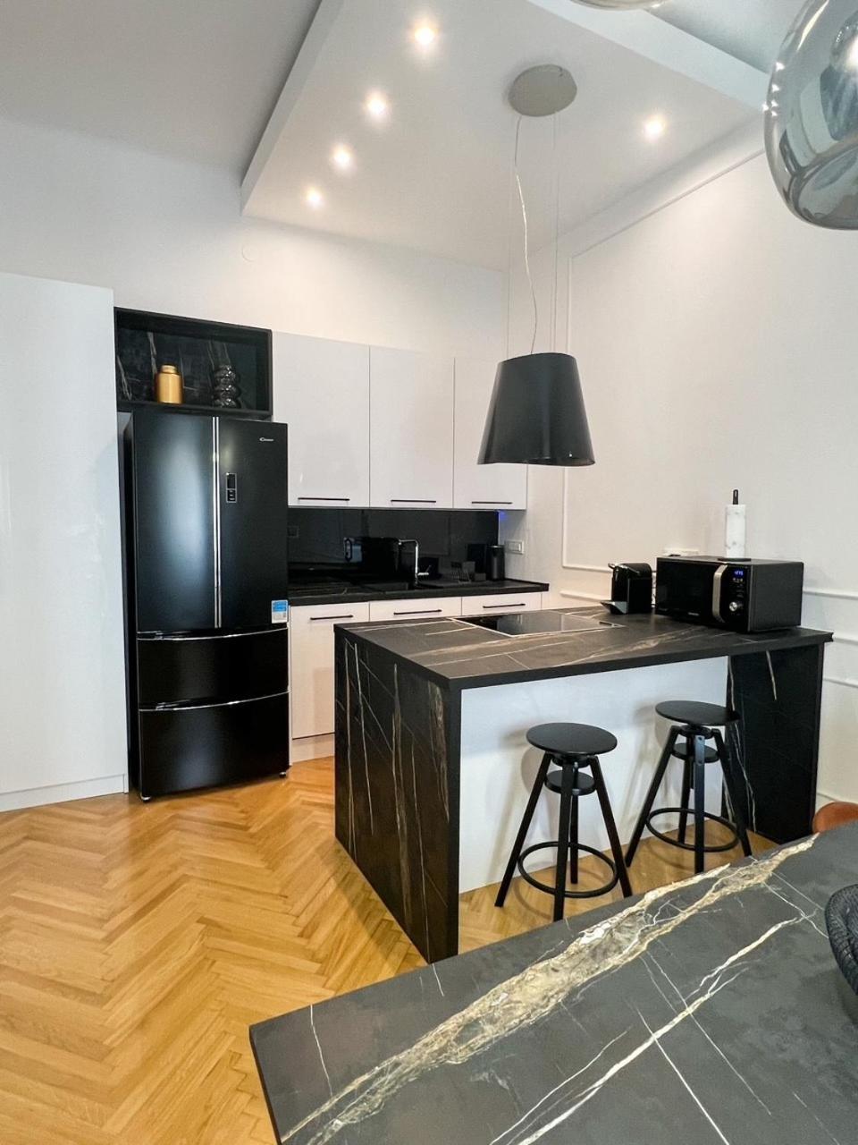 Barocco Apartment, Center, Self Check-in, 2nd Floor, No Elevator