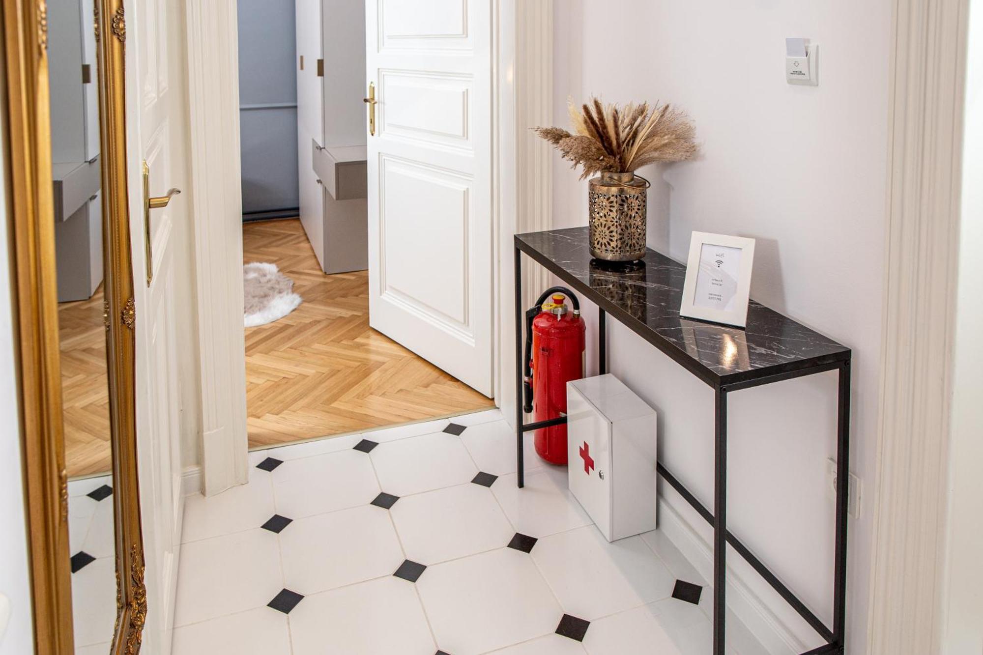 Barocco Apartment, Center, Self Check-in, 2nd Floor, No Elevator