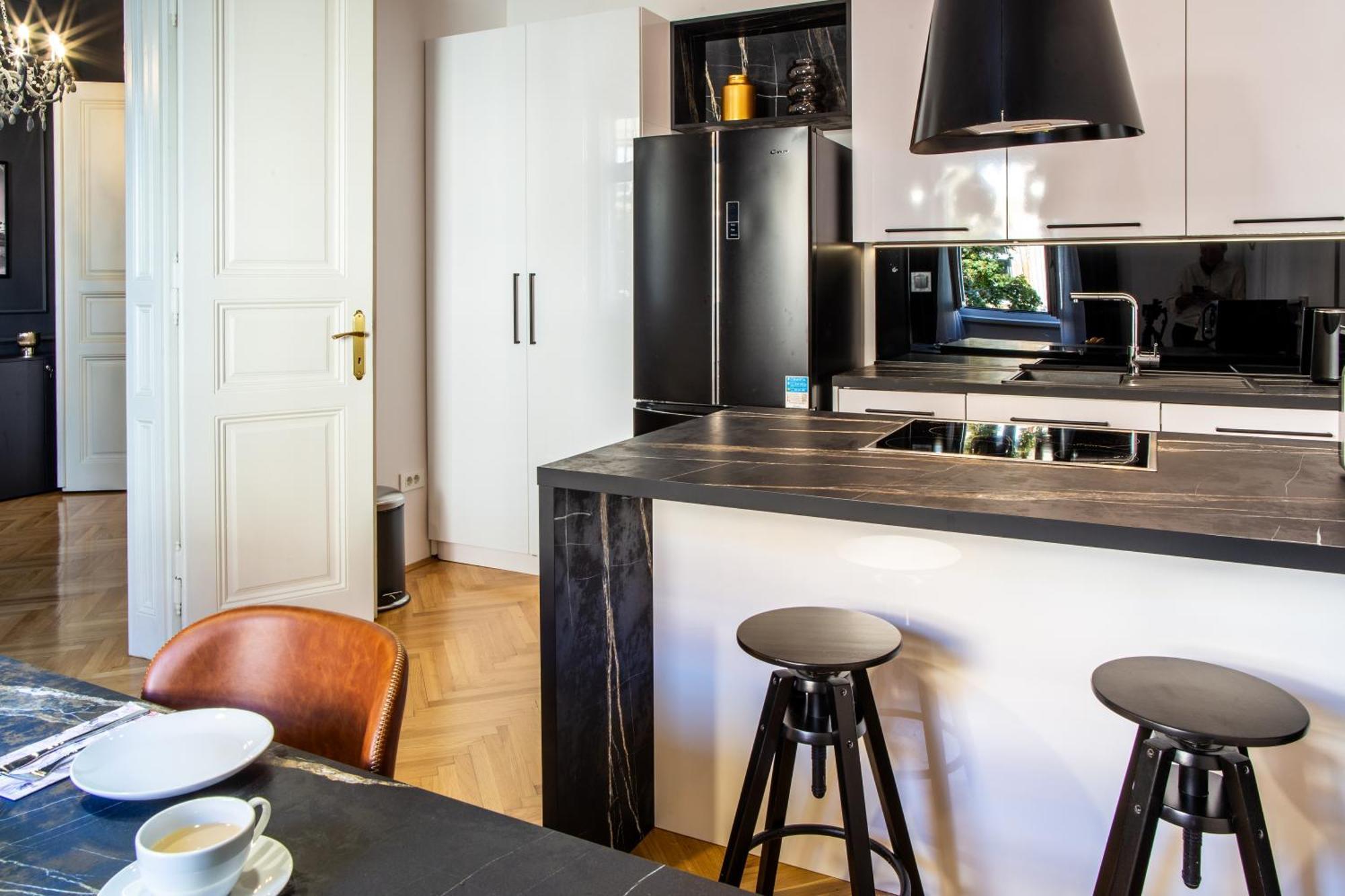 Barocco Apartment, Center, Self Check-in, 2nd Floor, No Elevator *