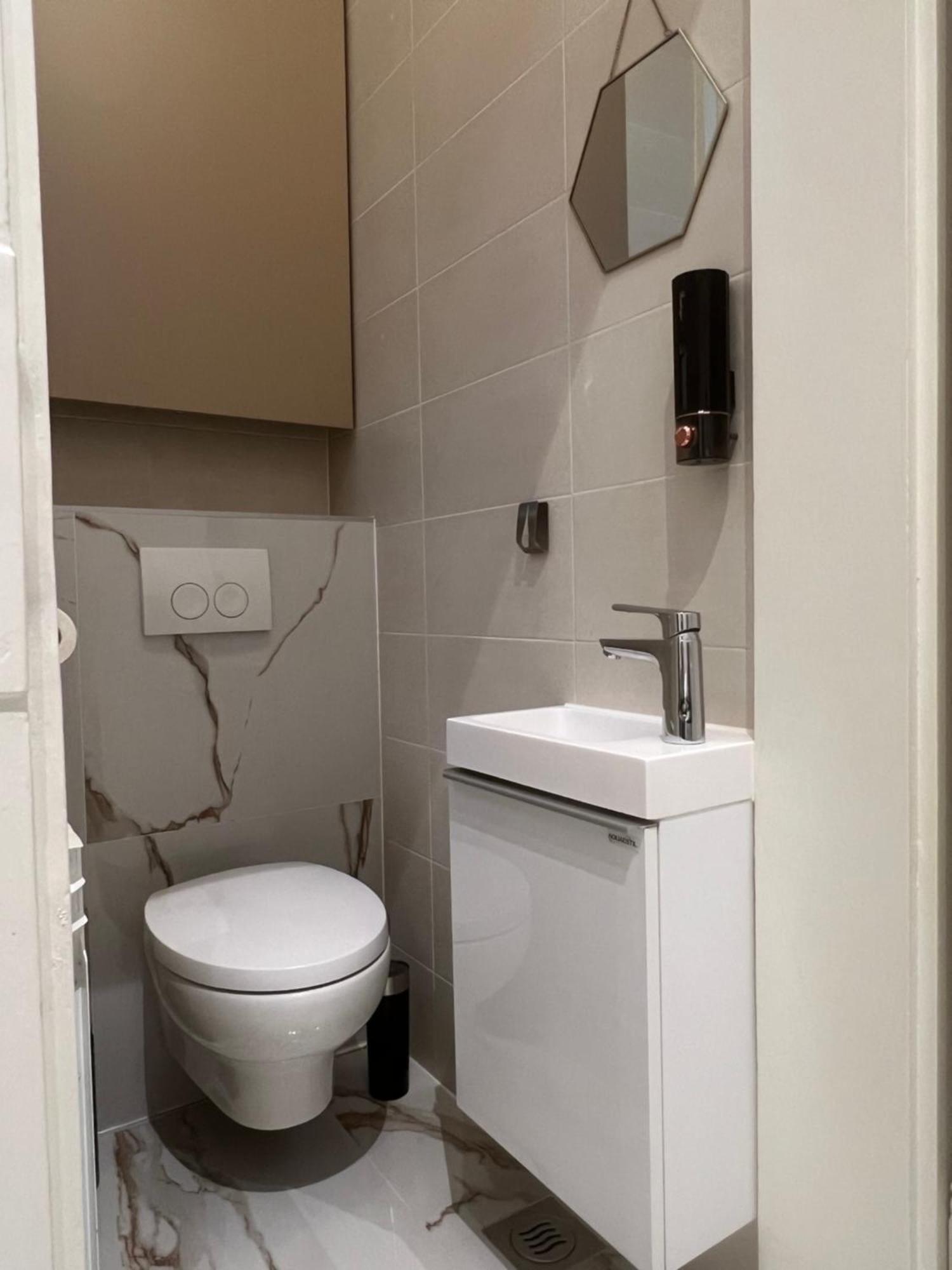 Apartament Barocco Apartment, Center, Self Check-in, 2nd Floor, No Elevator